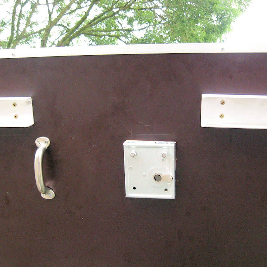 Fietsberging voorzien van handige handgreep en slot