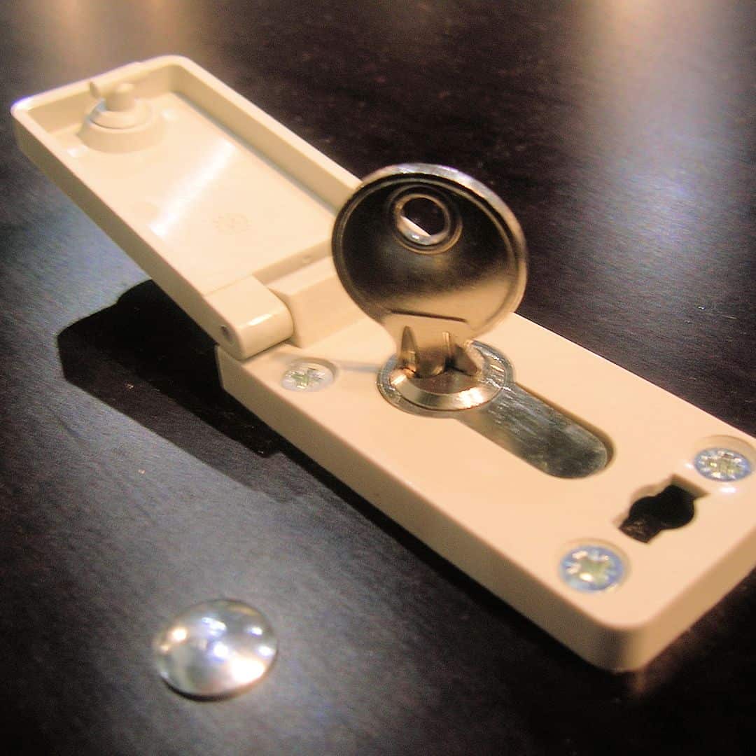 Fietsberging afsluitbaar dmv slot op deksel