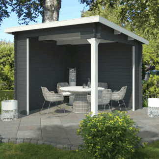 overkappin Lara voor in de tuin