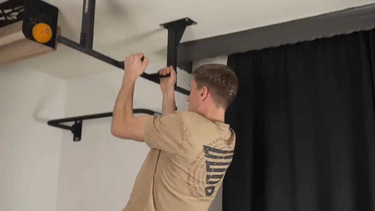 Pullup & Dip Ceiling Pull-Up Bar