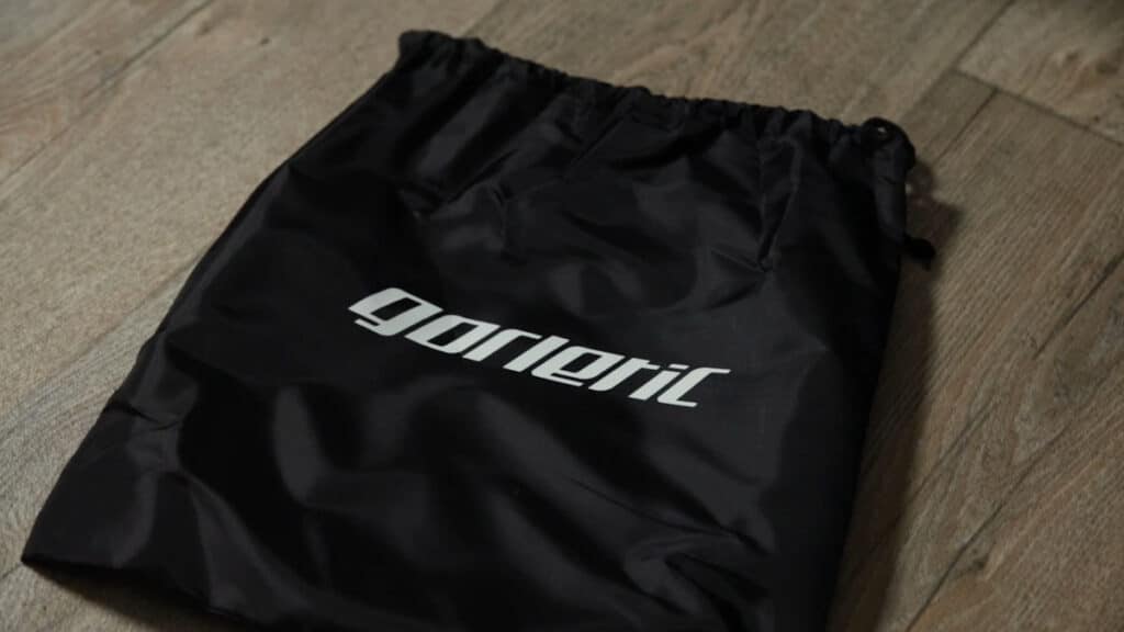 Black carrying bag for the Gorletic Gymnastic Rings with the brand name Gorletic printed on it.