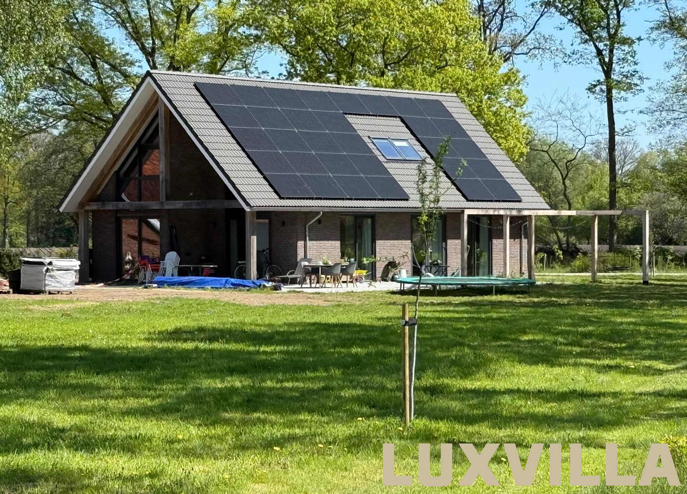 20250521 LUXVILLA Bramel Winterswijk Kotten achtergevel Fraai landelijk gelegen heeft LUXVILLA aan een erf in Kotten nabij Winterswijk een schuurwoning opgeleverd met een lage nokhoogte passend op het erf.