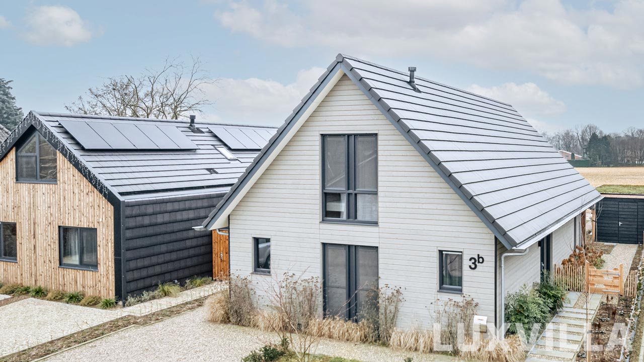 Levensloopbestendige houten prefab schuurwoning laten bouwen in Gassel