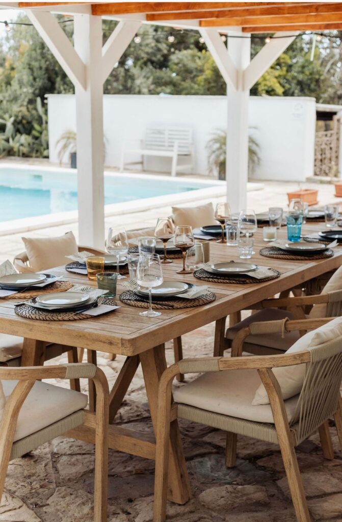 terras eettafel en pool Portugal