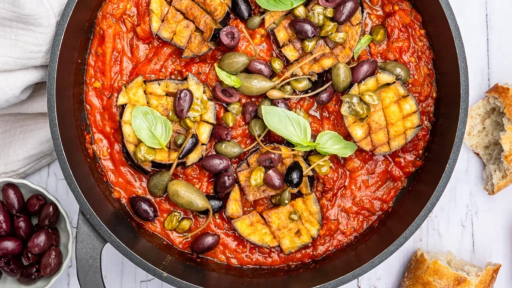 Pasta alla Puttanesca met vegan rul gehakt
