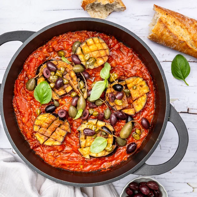 Pasta puttanesca met plantaardig gehakt