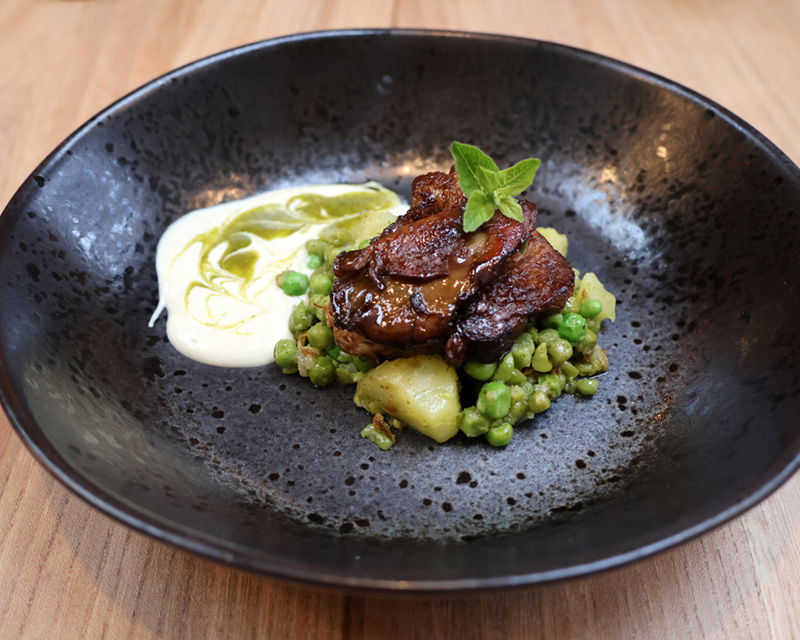 koffieg eglaceerde pruik en oesterzwam van restaurant Kasvio