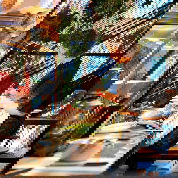 lekker tevreden aan het werk bij Karibu Utrecht