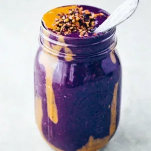 Ontbijtsmoothie maken met bosbessen