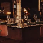 een plekje aan de bar van Restaurant Rotonde kan natuurlijk ook