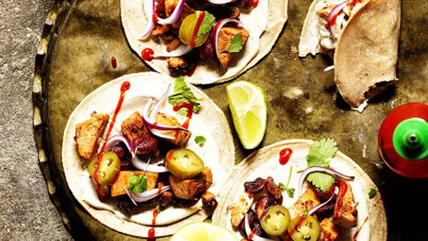 Taco met jackfruit en chipotle