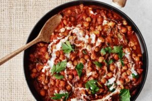 toscaanse kikkerwtenstoof is een vegan recept uit het kookboek Veganista.