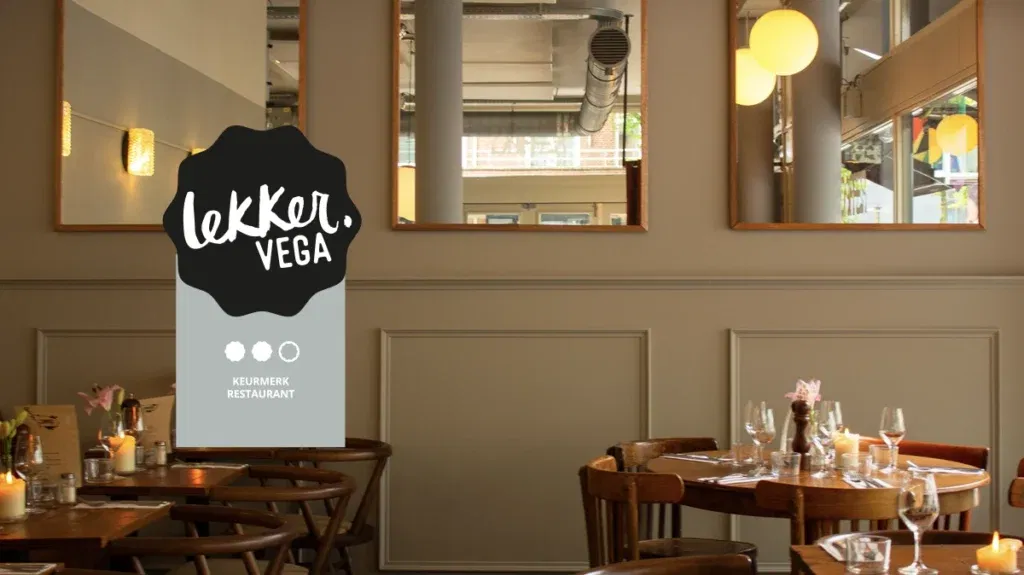 Café Dapper serveert voornamelijk vegetarisch en er is ook volop keuze uit vegan gerechtjes.