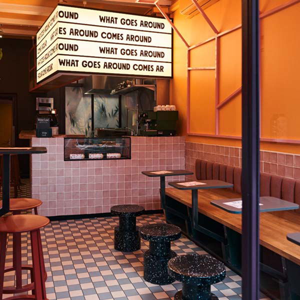 Karma Kebab in Amsterdam ook voor een nachtelijke vegan kebab.