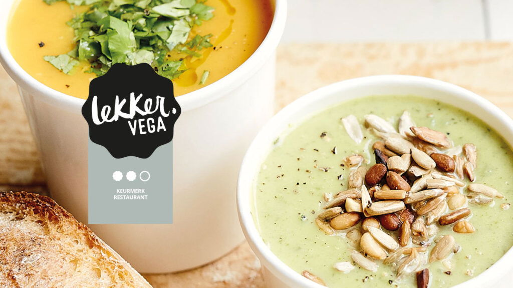 bij Soup En Zo Amsterdam kan je bij al hun locaties lekker zitten met je vega of vegan soep, of je neemt je soepje mee naar huis of kantoor