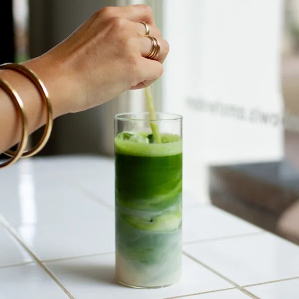 Plantaardige matcha-smoothies bij Rainbowls in de Pijp Amsterdam