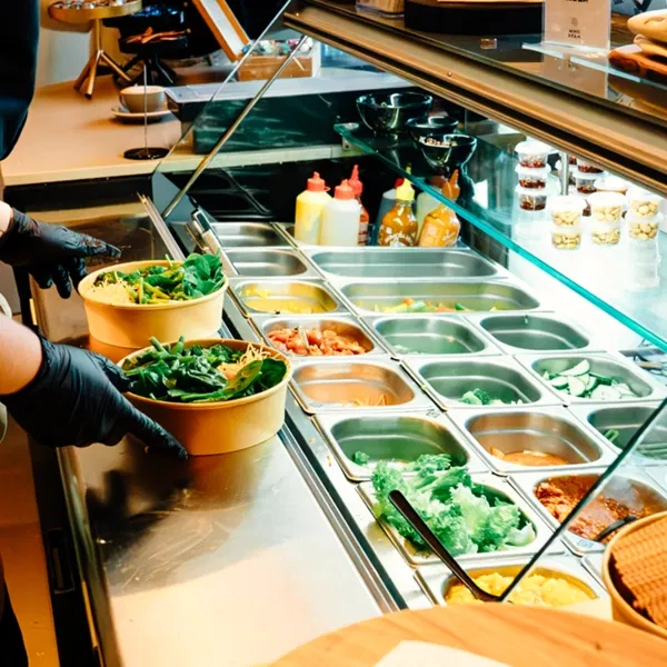 Wat een heerlijk aanbod verse ingredienten voor jouw vega of vegan bowl of vega wrap