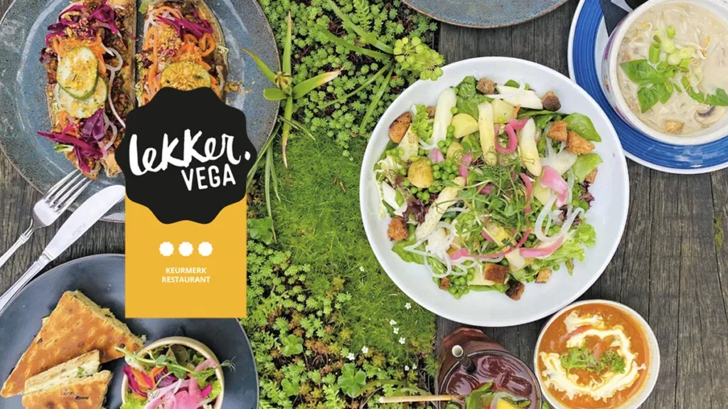 De Groene Afslag is een creatieve hub met hotel en restaurant dat vegan gerechten serveert