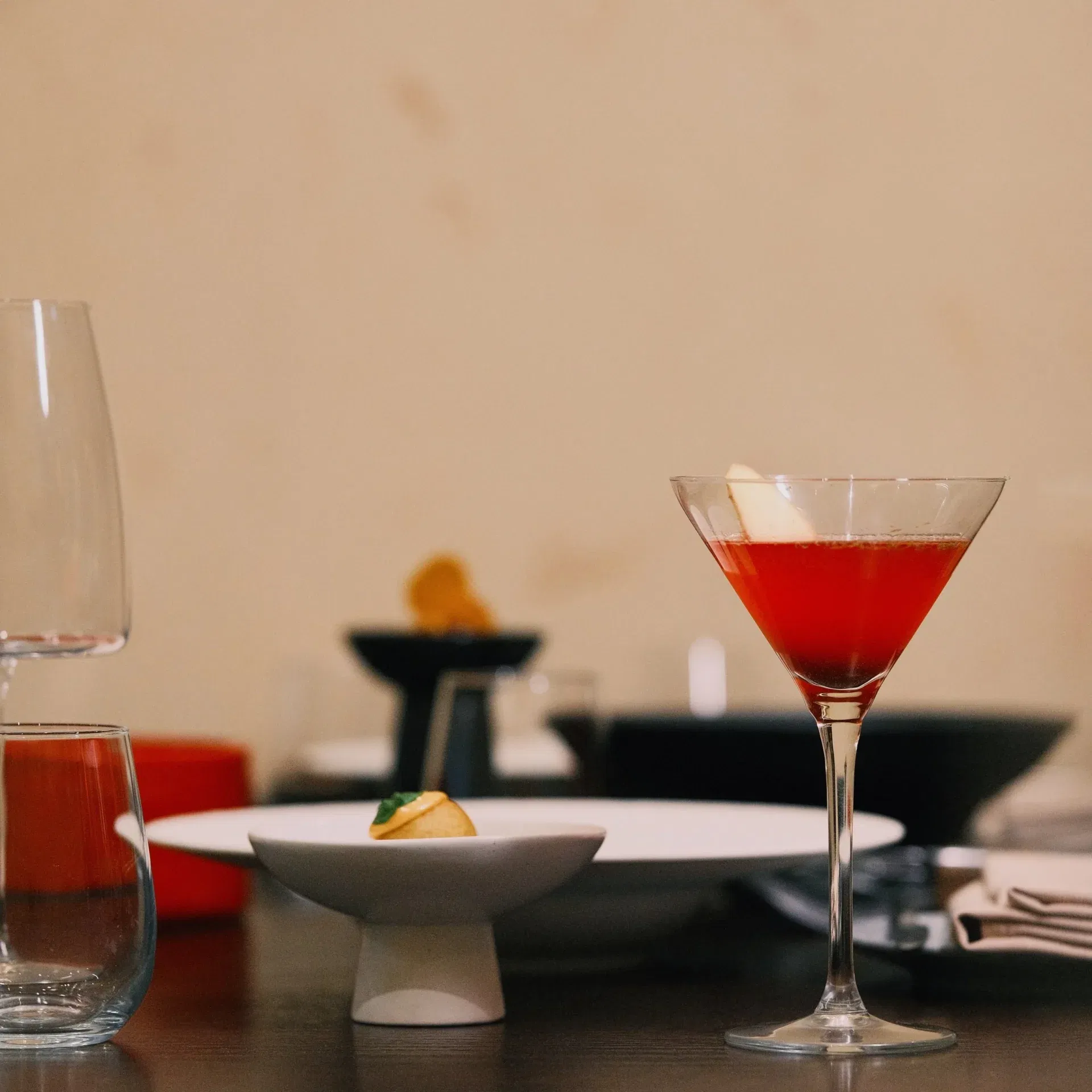 prachtige dranken pairing bij de fine-dining vegan West-Afrikaanse gerechten bij restaurant Kenneh in Amsterdam