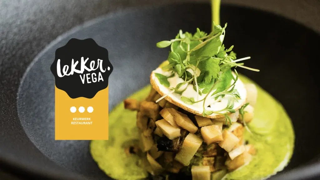 restaurant kenneh is een fine-dining restaurant in Amsterdam dat West-Afrikaanse gerechten serveert, ook als 100% vegan tasting menu.