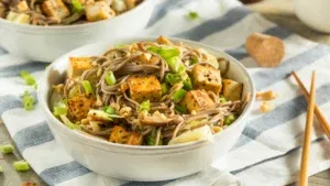 Noedels met tofu en spruitjes