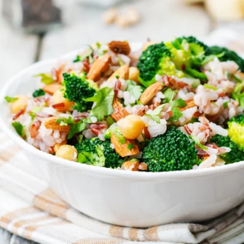 Rijstsalade met broccoli