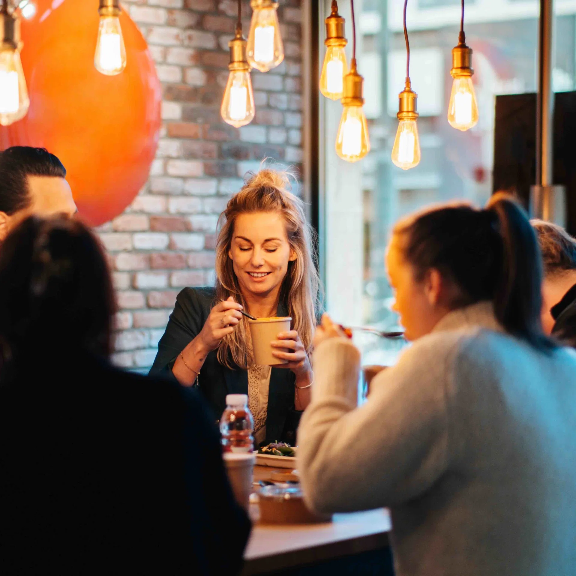 Gezellig zitten met je vega of plantaardige gerecht kan ook bij Jimmy Green in Eindhoven