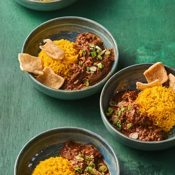 Postillion Hotels serveren lekker vega rendang. Heerlijk plantaardig vanuit hun visie Plant First!