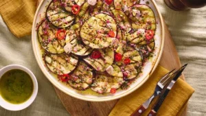 Italiaanse gegrilde aubergine citroen en kruiden