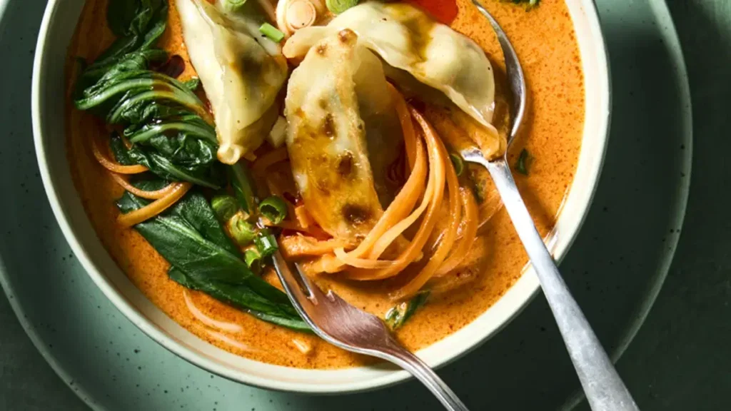 Dumpling noodle soep