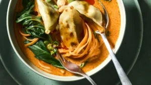 Dumpling noodle soep
